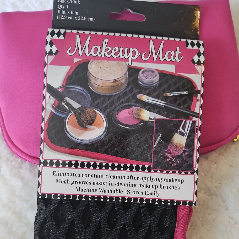Makeup Mat & Bag Set with Free Gift!! - Picture 3 of 6